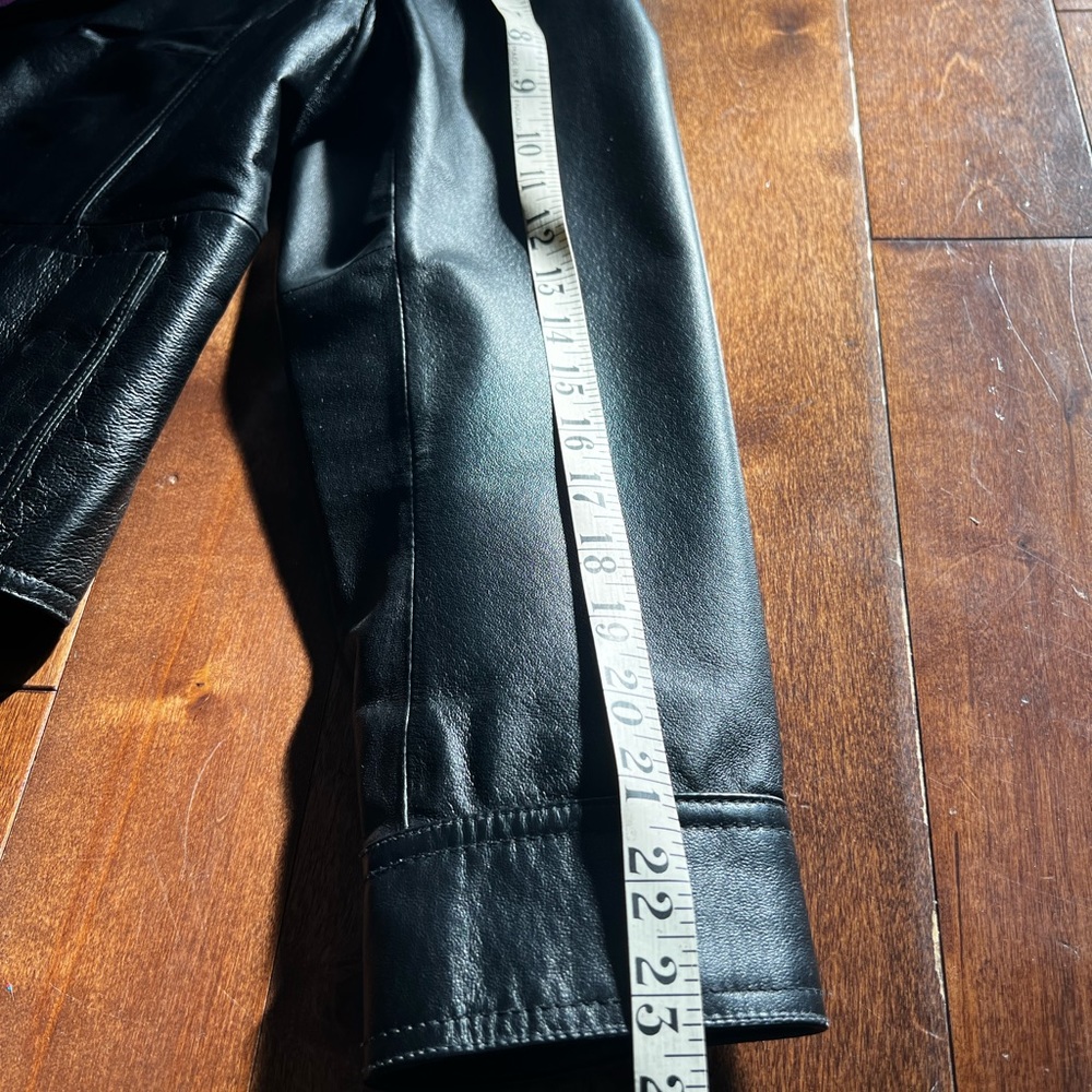Leather jacket - Picture 8 of 9
